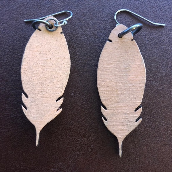 Coral Peach Feather Rhinestone Earrings - Picture 4 of 5